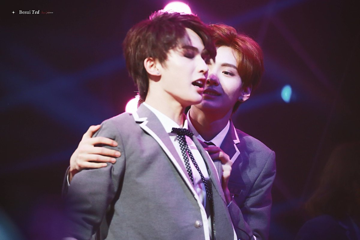 bitingslove's tweet photo. 1 year ago...
©besuited_1121x0318
#毕廷 #BiTing #ปี้ถิง #毕雯珺 #朱正廷 #BiWenjun #ZhuZhengting #NEX7 #Top47 https://t.co/oZwA9BZaGO