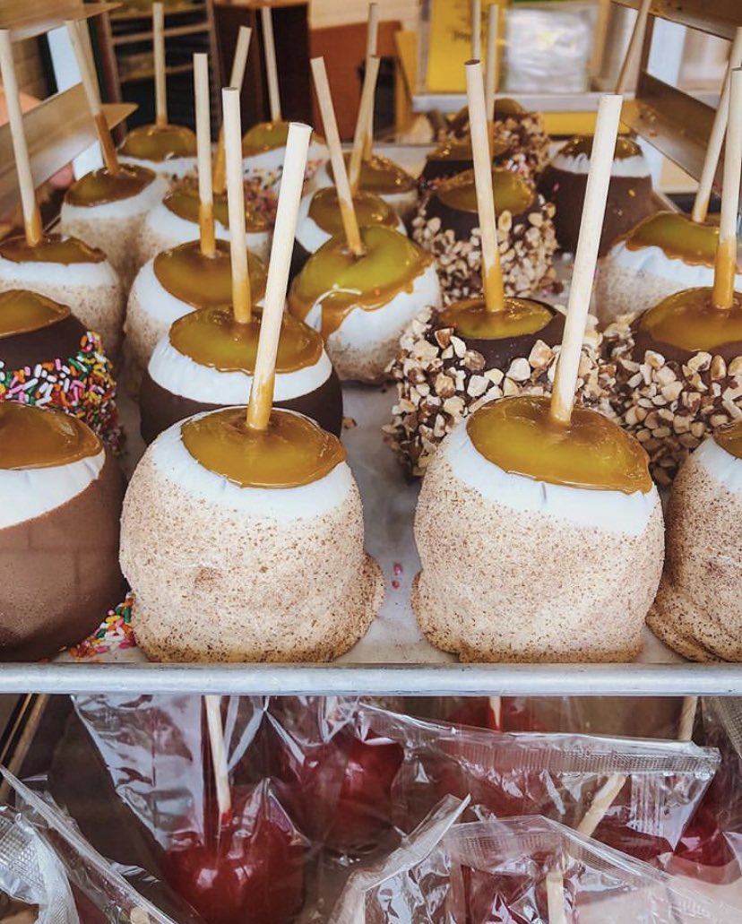 visitsantacruz's tweet photo. An apple a day, Marini’s at the Boardwalk style! 🍏 What are your favorite @beachboardwalk treats? 🍬🍭🍦🍩
📷 | @quistwe
#visitsantacruz #santacruz #marinis #beachboardwalk https://t.co/EP1FpRwhbI