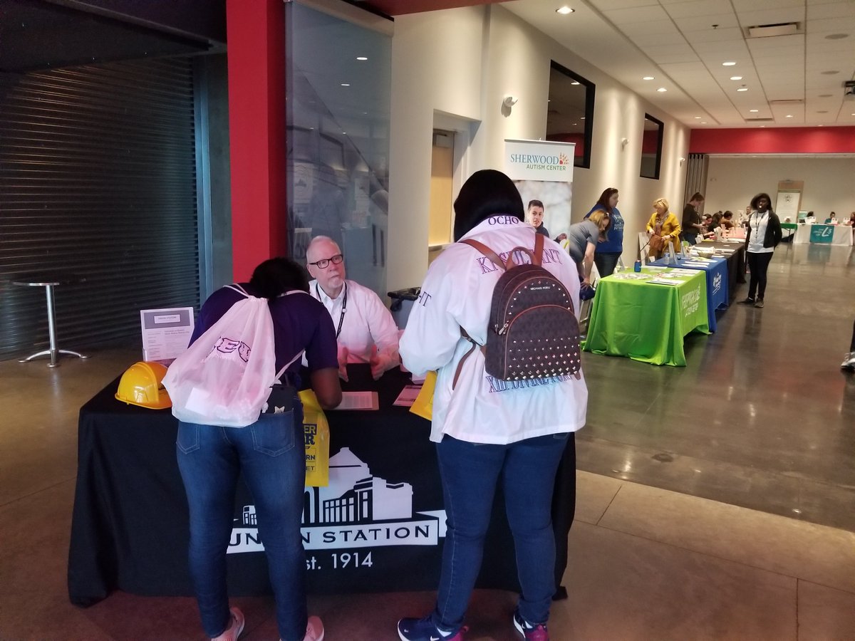 WeServeKC's tweet photo. Shout out to @UnionStationKC for being our host partner for the Serve KC Volunteer Fair 2019!!  Did you know they have volunteer opportunities too?!  Come out to learn more.  #ServeKC #ServeKCVolunteerFair https://t.co/B9wkuJJz5t