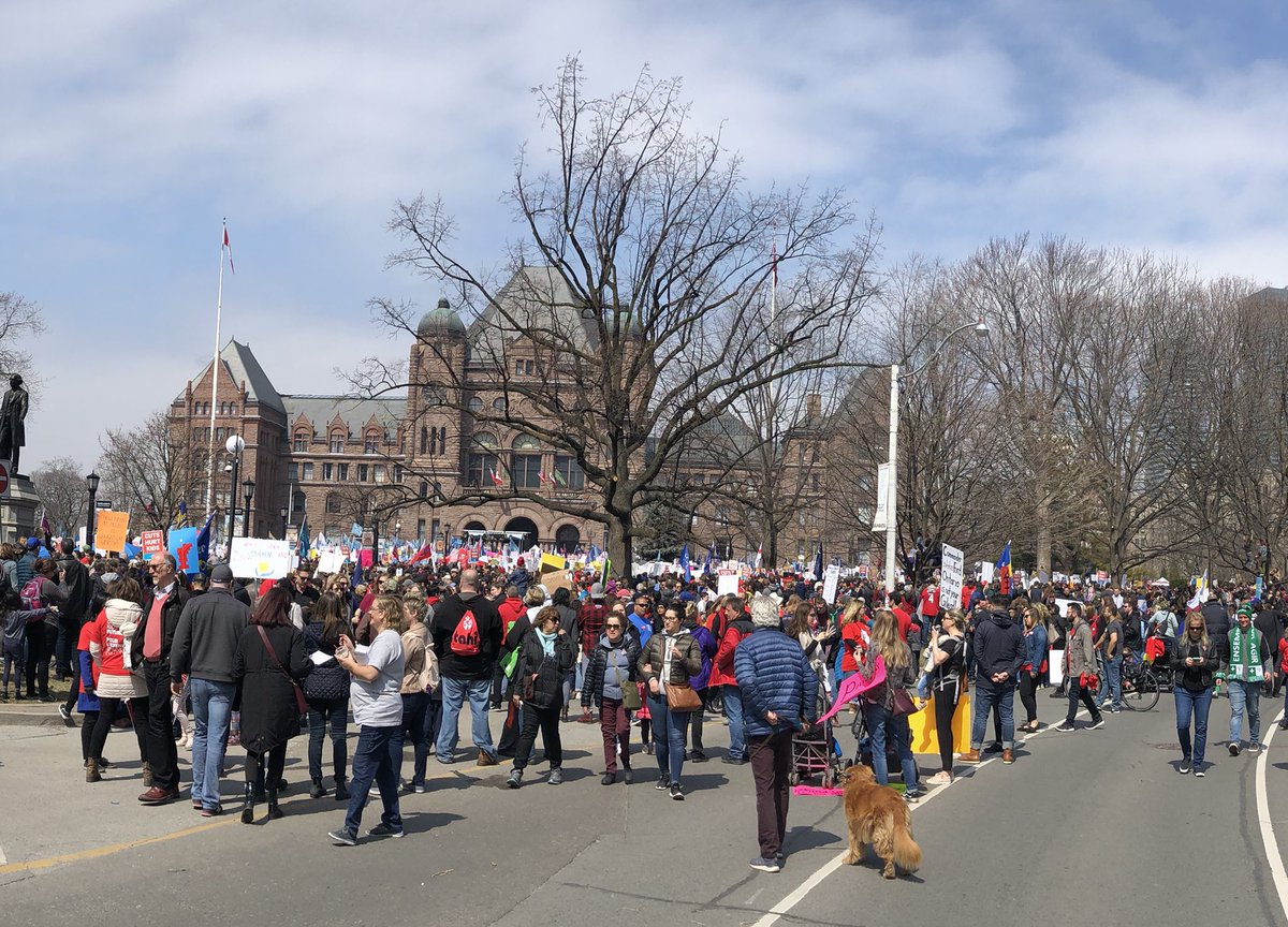 Proud to be at Queen’s Park today supporting our colleagues in their fight for Public Education. #CutsHurtsKids @CanTeachersFed @albertateachers @ETFOeducators @OECTAProv @osstf @aefo