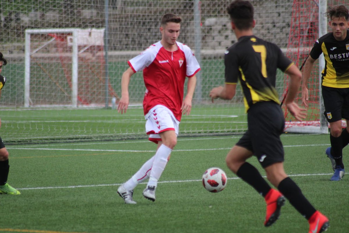 | FACTORÍA GRANA | El Juvenil A cierra la temporada ante el CD Roda.
Noticia: realmurcia.es/noticia/juva-j…
📸: @alejandro_snch