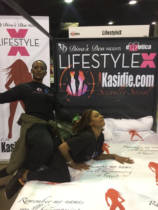 They kept me laughing all night love these 2 😘 https://t.co/KISurgQuPu<a href="/tag/mytwitteranniversary"class="tags"><span>#mytwitteranniversary</span></a>