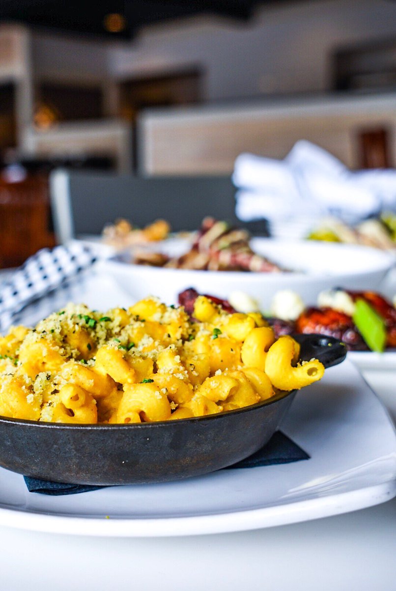 Extra cheesy without the cheese😏

VEGAN Mac n Cheese -cavatappi pasta, almond cream sauce, panko verde-

📸: Eat Local Ohio