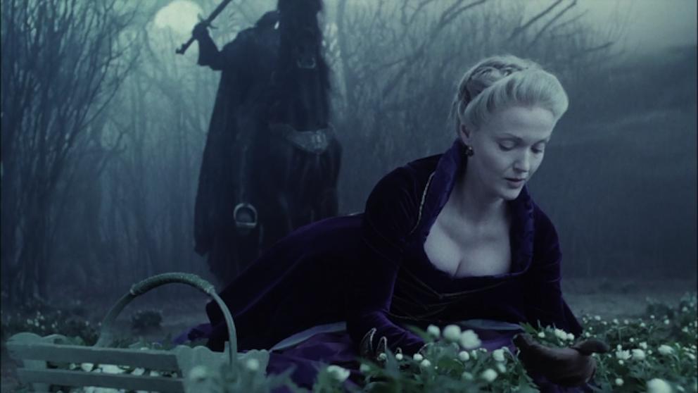 Unbelievable that Tim Burton's SLEEPY HOLLOW turns twenty this year. I will never tire of the incredibly effective gothic tone and atmosphere that Burton manages to create - quite simply a gorgeous piece of filmmaking.