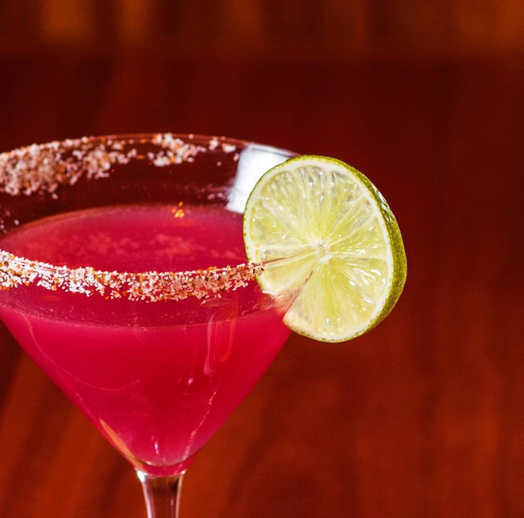 FixLV's tweet image. Pretty in pink. 🌺 #PlatiunumMargarita
Take a sip tonight: goo.gl/qV93c2
