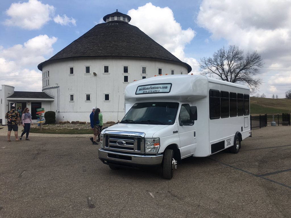 MichianaFunTour's tweet photo. @ Round Barn Winery. Book your private tour today https://t.co/hj0QEDoUKe https://t.co/8zCJFFIYdn