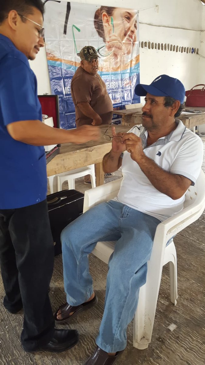 SoyGabyAngulo's tweet photo. Muchas gracias a todos los asistentes y al gran equipo de oftalmólogos por hacer un éxito de nuestra "Jornada de Salud Visual" en el poblado de Nachi Cocom, Quintana Roo, en donde se atendieron a más de 100 personas con problemas de visión, enhorabuena 📣⚕️👨‍👩‍👦‍👦#MujerDeResultados https://t.co/FqKPOmOJiD