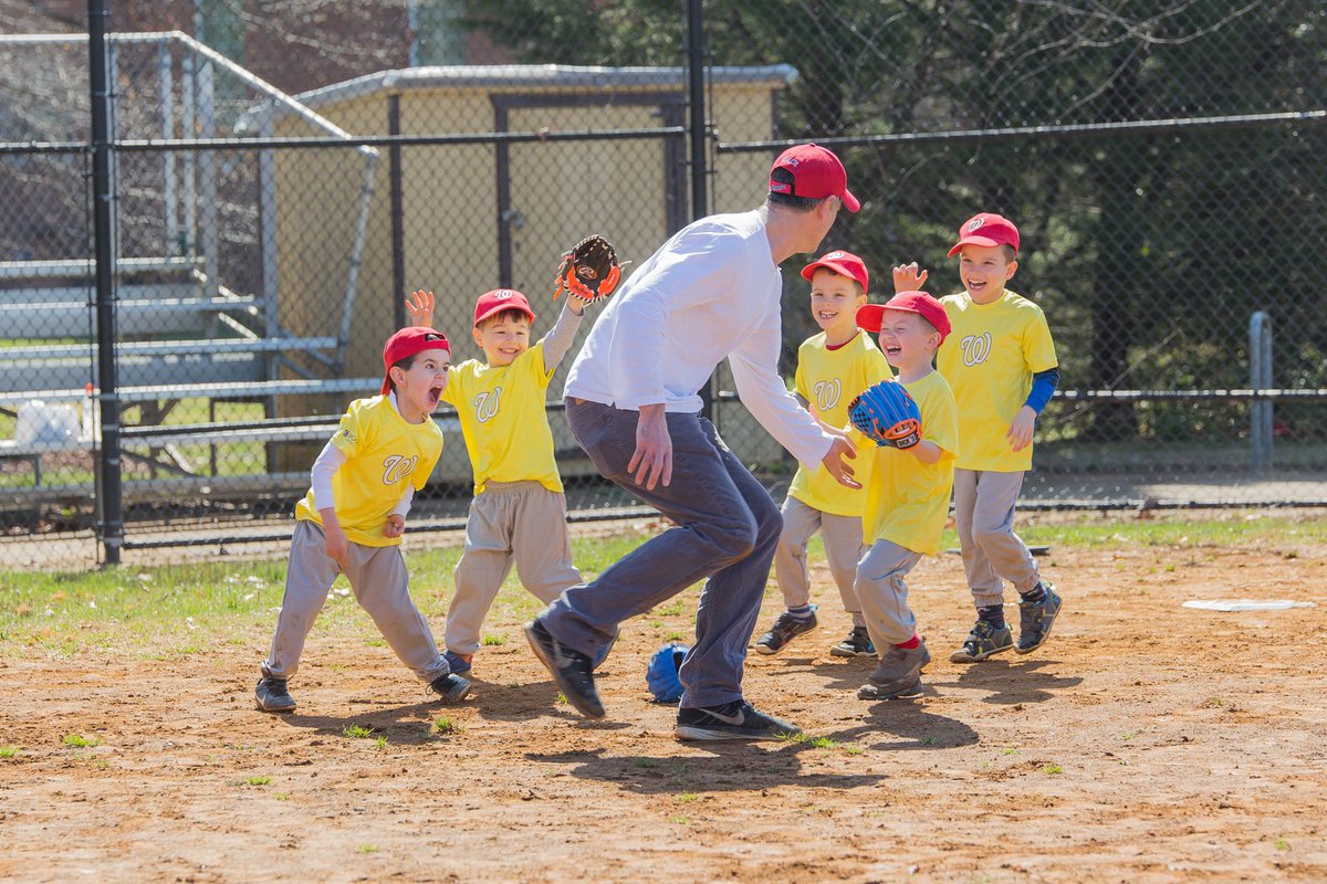 MegganFlorell's tweet photo. Take me out to the ball game! #OpeningDay #mdll @LittleLeague https://t.co/RfXxapNK1N