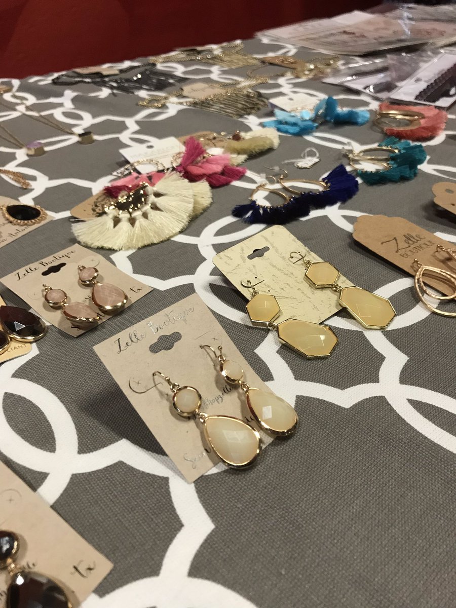 ftkdmutsa's tweet photo. @ShopZelle is here selling cute clothes at great prices and giving back a portion of the proceeds to FTK!! Thank you for your support 🤗🤗 https://t.co/R58UEHsuNi
