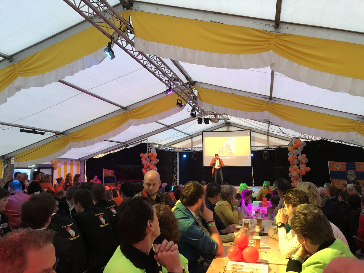 Aanwezig bij #Oranjewijk tijdens jubileumfeest 44 jarig wagenbouw