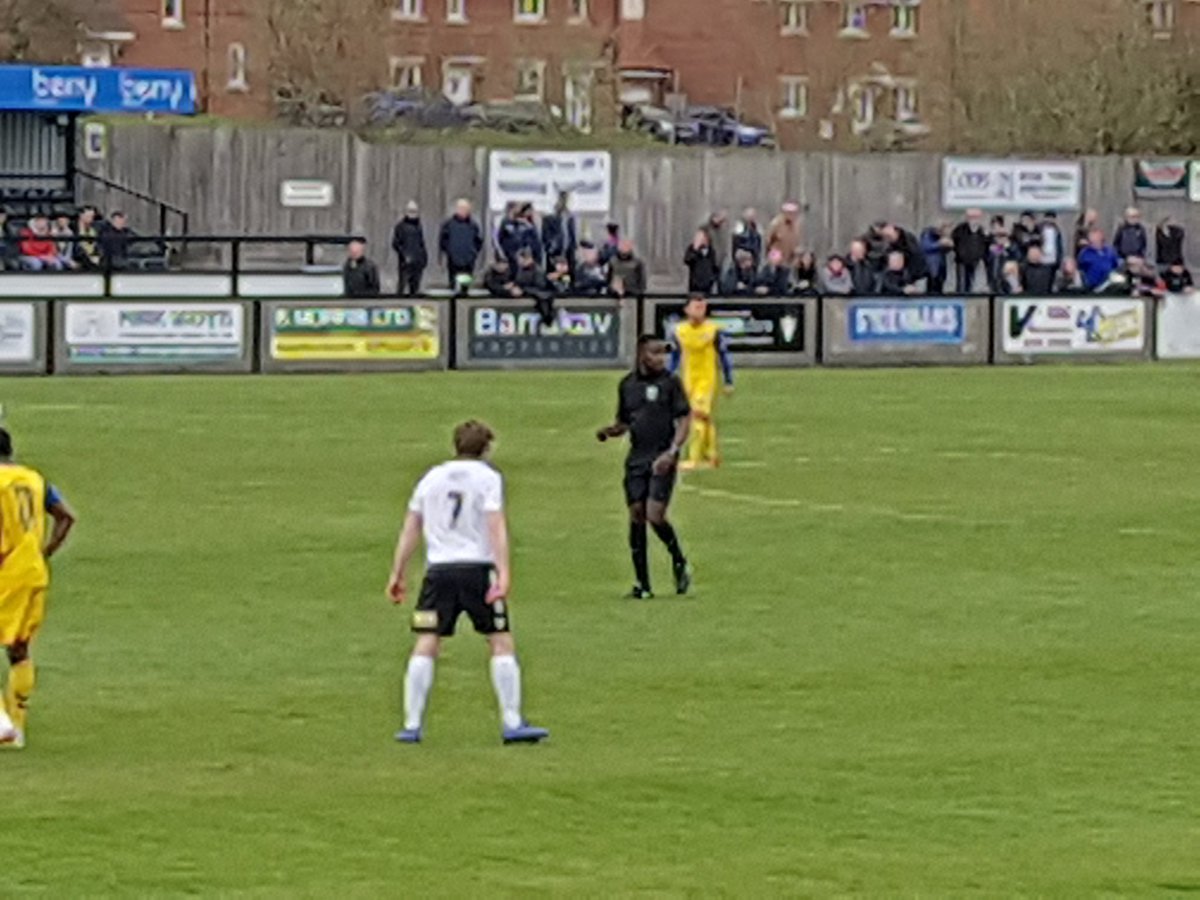 tjacksonpfc's tweet photo. The best ref we have had this season at Salisbury. Well done the @HampshireFA team today. #repecttheref #lovethewhistle https://t.co/1lju2AzAug
