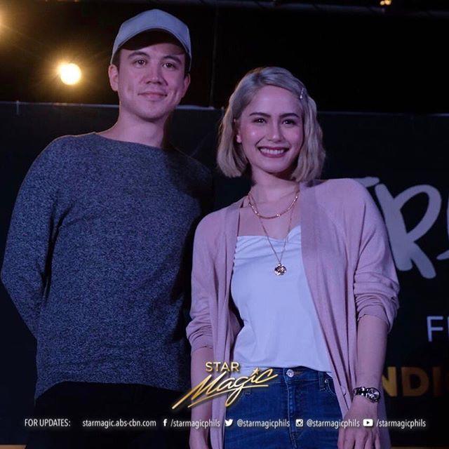 starmagicphils's tweet photo. Arjo Atayde and Jessy Mendiola during the “Stranded” mall show in Marquee Mall Grounds #StrandedMovieTour https://t.co/tm72mhD6y7 https://t.co/W3pxgerU5J