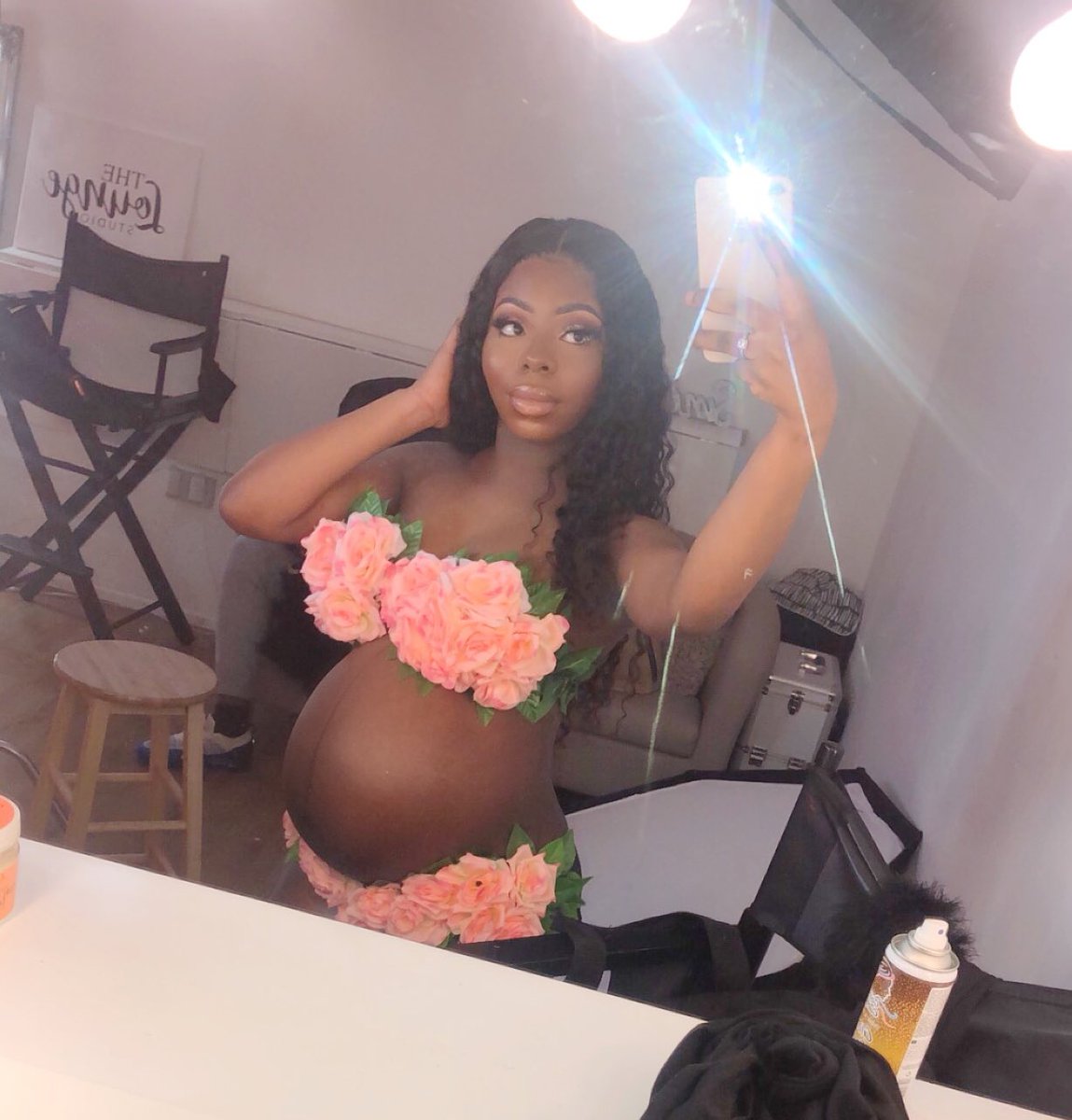 sooshantela's tweet photo. BTS 💕
🤰🏾🤰🏾🤰🏾 https://t.co/Kky6E66XEC
