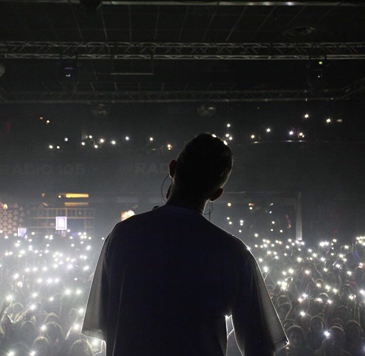 ovunquesaraii's tweet photo. non molliamo mai
#irama #iramaforum https://t.co/IDkRyk94pl