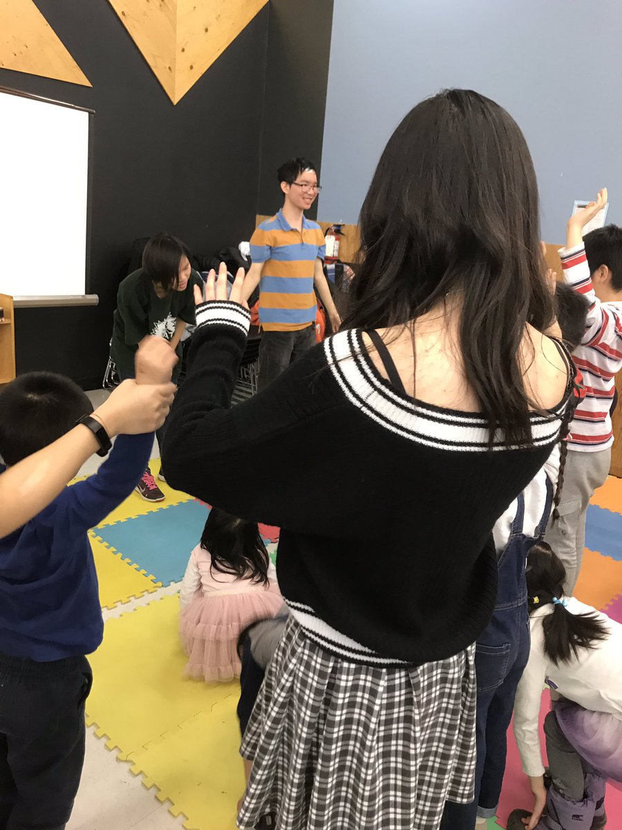 SooWong__'s tweet photo. Jacky @yorkustudents &amp; Joey @TDSB_BethuneCI student leading the Simon Said exercise! @torontolibrary @Bridlewood_Mall #ScarbTO https://t.co/Qg4gvRHQXX