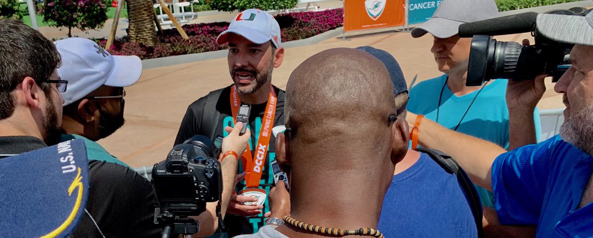 GlopesMd's tweet photo. Media scrum at the end of #DCCIX. You don’t need to be a doctor or researcher to help cure cancer. Donate to support our efforts - https://t.co/kH3STYIol2 @sylvestercancer #tacklecancer https://t.co/APHK8fxnAV