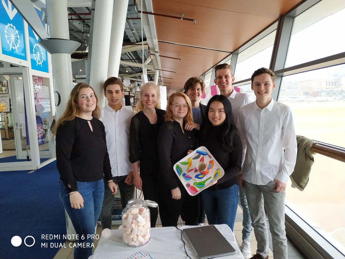 Pearz_sc's tweet photo. Het is officieel🤩, wij kunnen ons de beste student company van de regio Zuid-Holland noemen🏆🎉! Iedereen heel erg bedankt voor de tips en support💞, het was een geslaagde dag. Op naar de landelijke halve finale💪🎉.
#marktdag #JO #jongondernemen #sc #studentcompany #TBK #delft https://t.co/kB0lhXDe5b