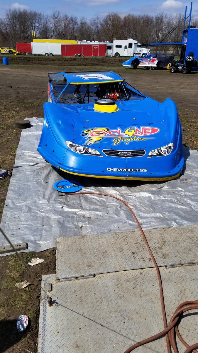 billsspeedshop's tweet photo. Not the night we were hoping for last night but it's back together and ready for night 2 @FarmerCityRacin
#Illini100 #BillsSpeedShop #BestDamnSpeedShopInTown #heynicebody #BigRigOilProsInc #CycloneGraphics #RocketByRuhlman #IllbeDoggoneLLC https://t.co/psrANyAqyH