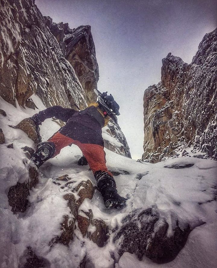 CathedralLakes's tweet photo. @logweeze earning the turns at Cathedral Lakes Lodge! 
📸@powslashingwigley https://t.co/oYl0YIAJLy