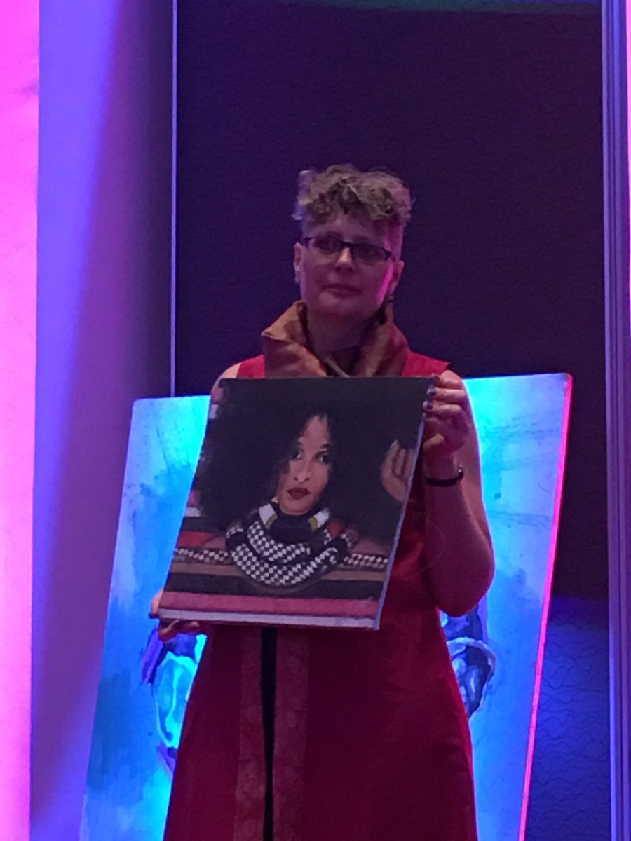 KamwetiBilly's tweet photo. Selling art to support kids fighting Cancer... #HopeForCancerKids #RunwayAgainstCancer @MissMwanyigha https://t.co/frn5EYYvFY