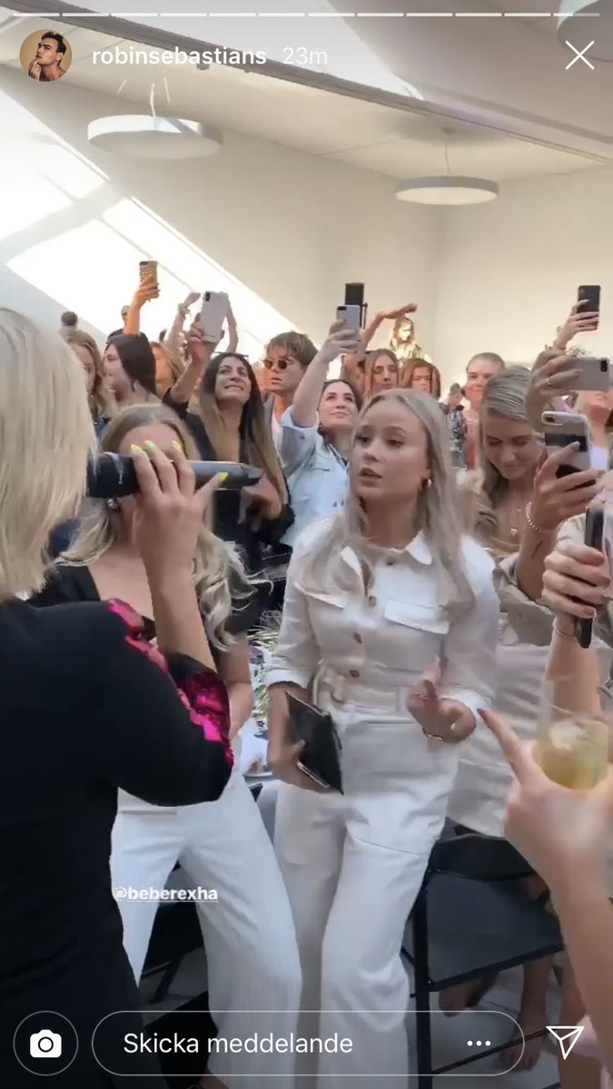 fsporsen's tweet photo. Haters will say it's fake, men det är såhär helvetet ser ut: en dagsfest med influencers som bara står och fyller på sina instastories https://t.co/choQasAVB2
