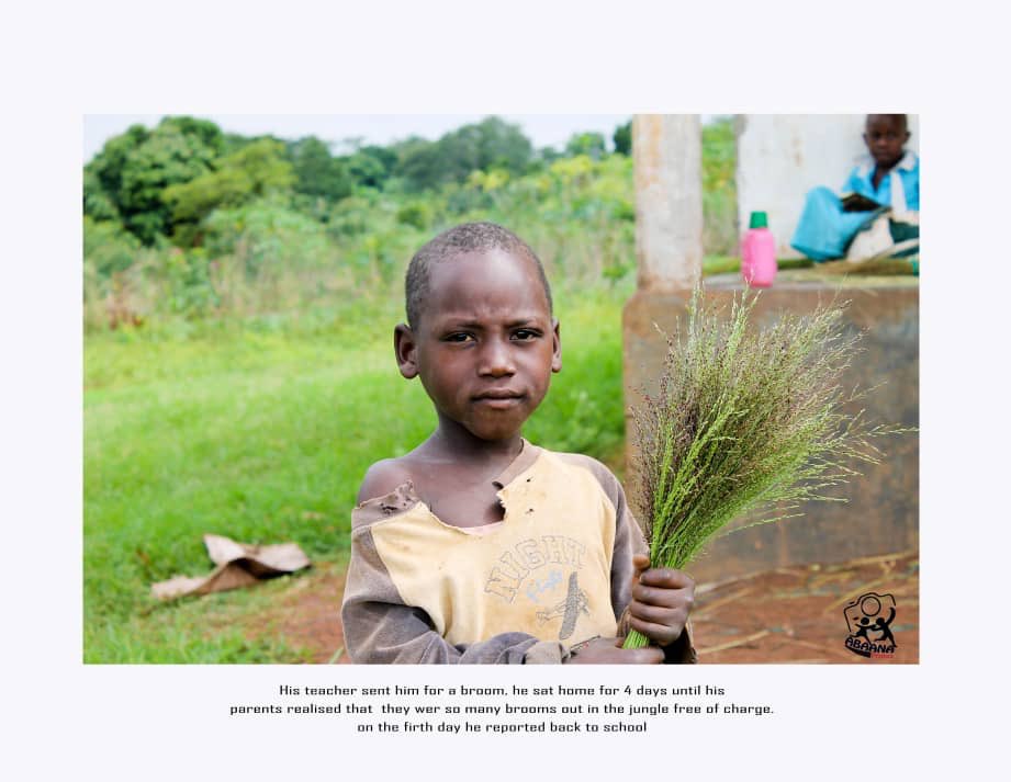 iamkaks's tweet photo. School Brooms:
He had to go out in the grasses to get part of his school requirements covered.
#abaanaphotos #abaanagalleries #storytelling #documentingkids #schoolrequirements #education #child #future #nkubabaana @iamkaks https://t.co/Gu1LFv3MpX