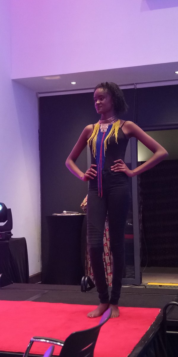 MiryNish's tweet photo. Neck pieces by Zanta

#runwayagainstcancer
#hopeforcancerkids https://t.co/eUtOpxFMs8