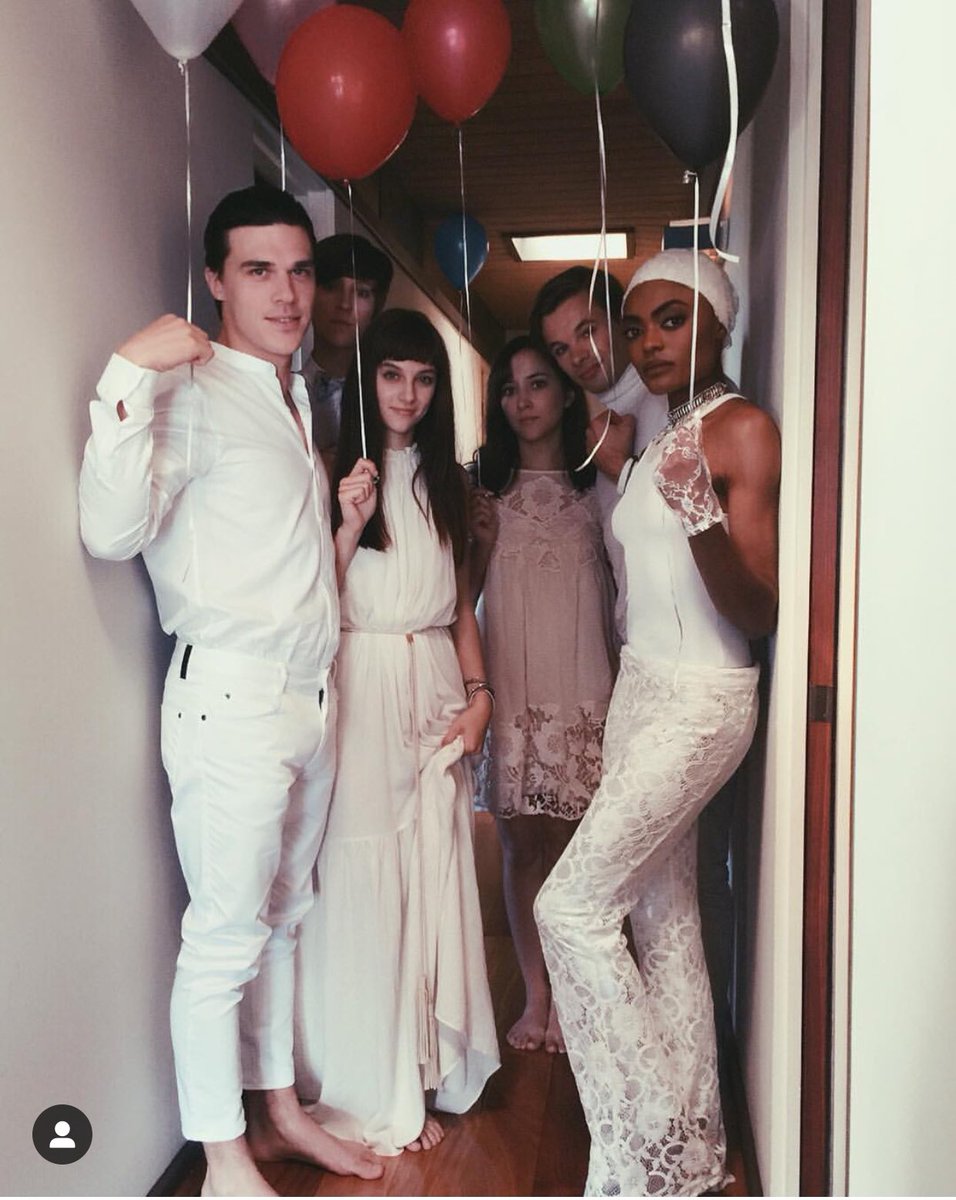 samantha•| in love with ♡Charlie Hunnam♡ tweet media