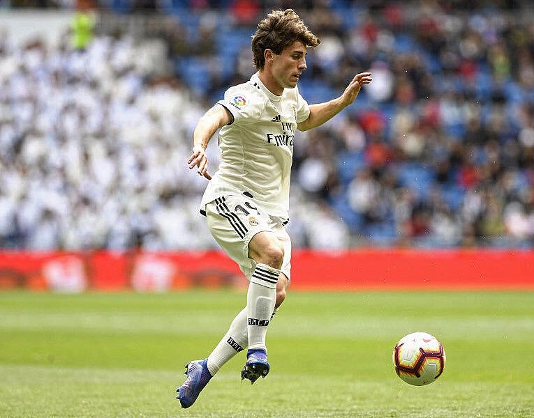alvaroodriozola's tweet image. Seguimos adelante, madridistas!! #HalaMadrid
⚡🚀☄️ #Odr19zola