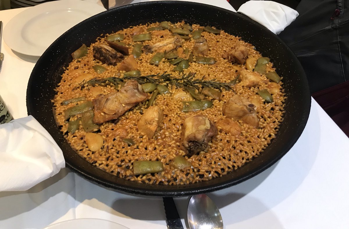 BabyLegalEagle's tweet photo. Adiós Freedom Fest! Great week at #internetff #IFF5, some really interesting sessions, new collaborators & #swag #muchglitter #valencianpaella https://t.co/8RNTe3BZQO