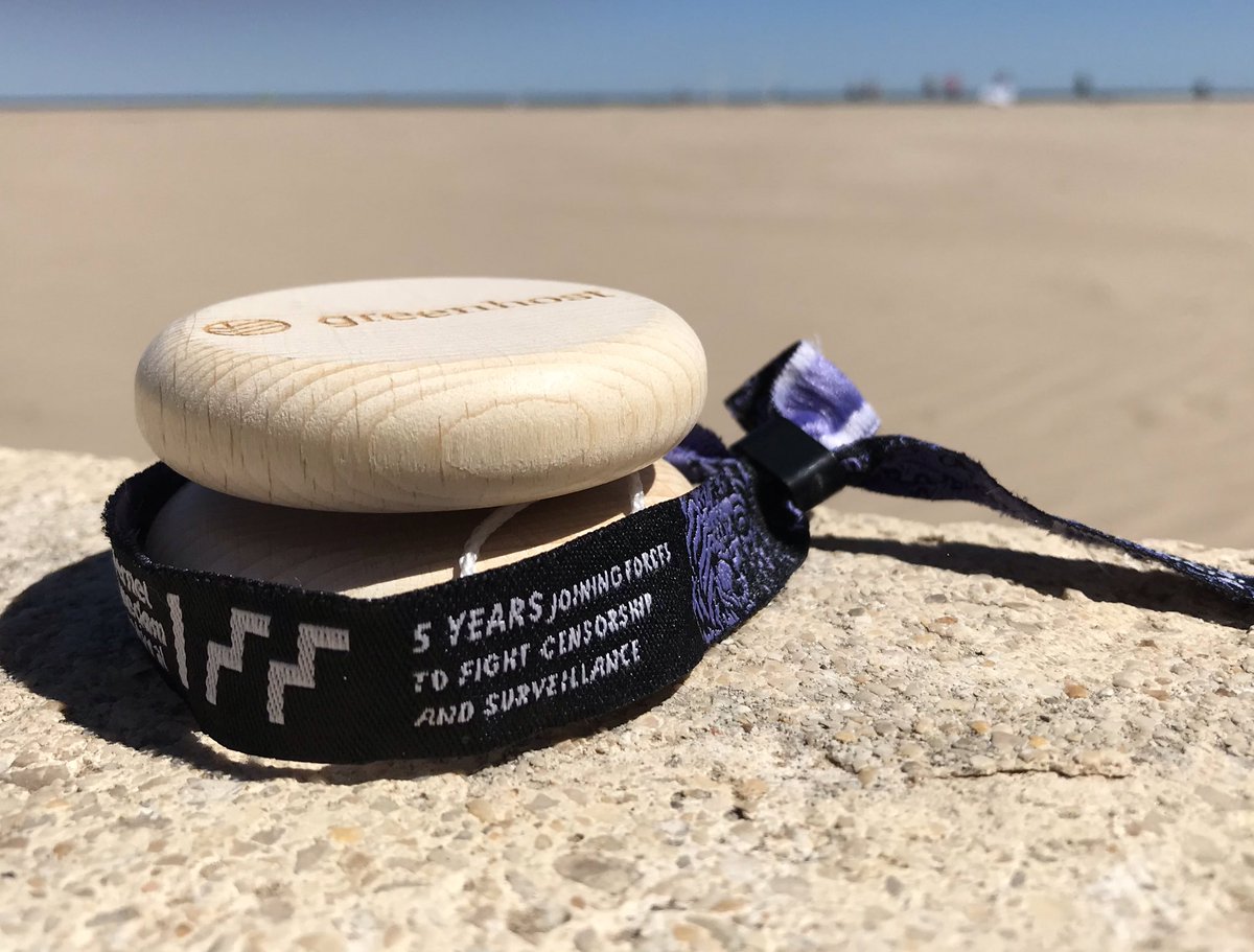 BabyLegalEagle's tweet photo. Adiós Freedom Fest! Great week at #internetff #IFF5, some really interesting sessions, new collaborators & #swag #muchglitter #valencianpaella https://t.co/8RNTe3BZQO