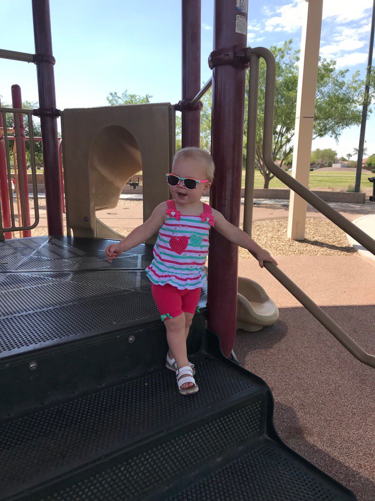 farmerphil64's tweet photo. #highfamnews cool hand Ramsey chilling in Arizona. #awesome #highinfluence https://t.co/Dwpht7dldv