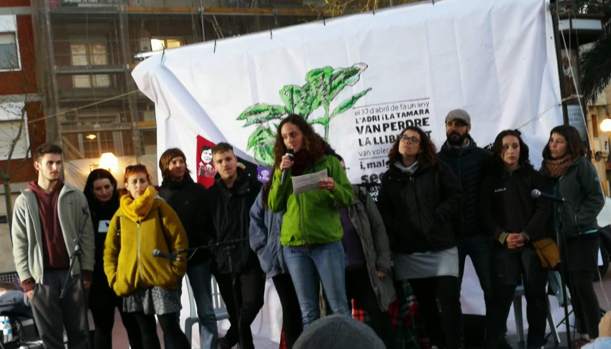MaluSouzaGalvao's tweet photo. #AdriEtVolemACasa i sempre, sempre #6ASeguiremLluitant per tu, per la #TamaraNoEstàsSola i per tots els #PresosPoliticsiExiliats 
@cupsantjust @CDRSantJust https://t.co/DyTM6p2Pqe