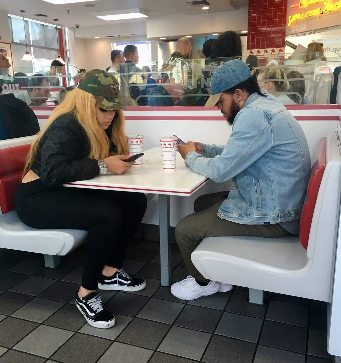 MindfulTrainer's tweet photo. Millenial dating. https://t.co/Ub9rVGZmh9