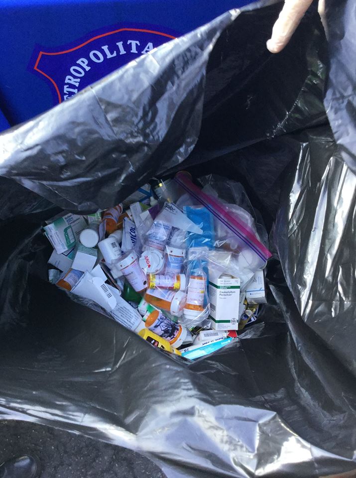 PWBrusoe's tweet photo. Our #DrugTakeBackDay with @DCPoliceDept was very successful! Thank you to Officers Luna and Arroyo and Kyi Branch, our community outreach coordinator. We took back 105.7 LBS of medication! Great #Communityengament and #Neighborhood #Policing https://t.co/T3mRn2jFNL