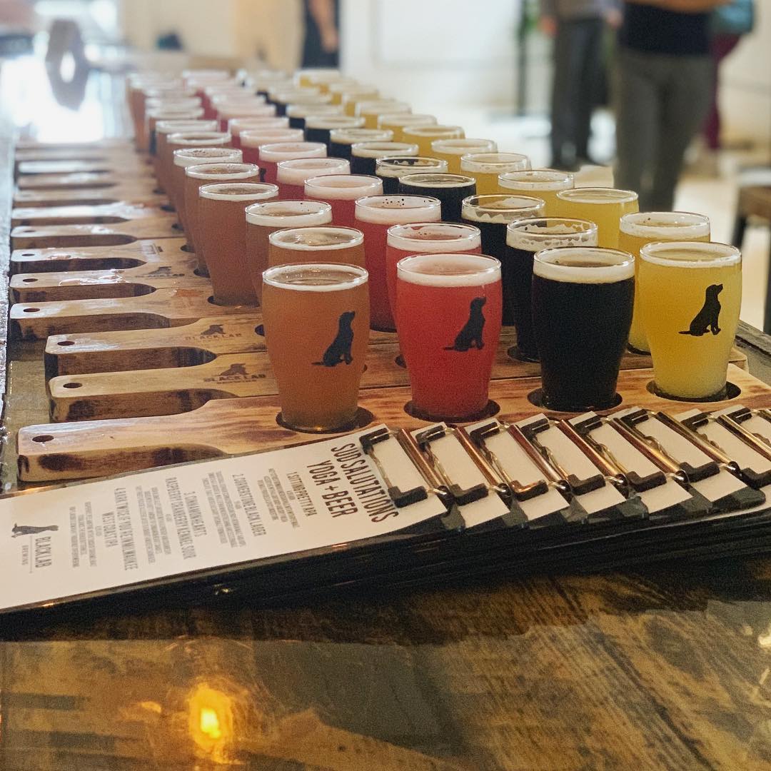 BlackLabBeer's tweet photo. Still time to reserve a spot for YOUR Yoga mat here tomorrow when #TravellingYogini hosts 1 Hour of Yoga & #BlackLabBeer provides 4 Glasses of Suds. Swing by for some #SudSalutations. PLUS #GrandmamasWaffles will be Popping-Up! #BeerYoga #BeerWaffles
https://t.co/5s3lUf1ivR https://t.co/TFIoZZWS3j