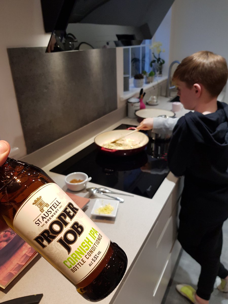 Got my cook on with the youngest helping out #properjobambassadors @StAustellBrew @properjobale #foodmatching #prawncurry