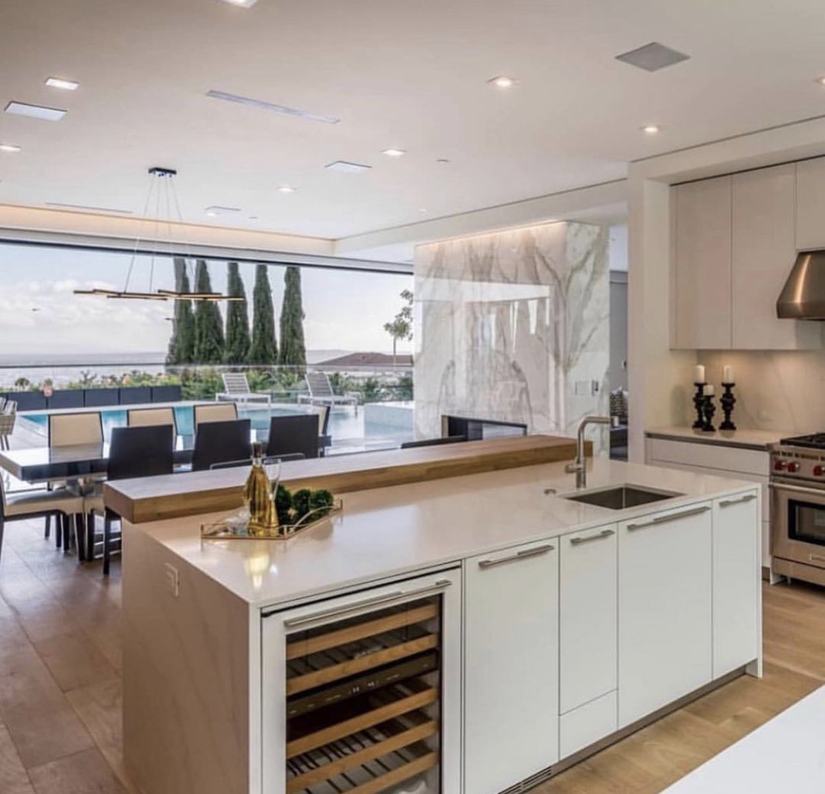 TazzLighting's tweet photo. Please check out our Instagram or Facebook pages to see all of the amazing photos of this spectacular private residence in Los Feliz that we had the pleasure of lighting 💡💫
#lighting #lightupyourlife #lightingdesign #lightingspecification #sandiego #losangeles #tazzlighting https://t.co/1D5lmGI3OZ