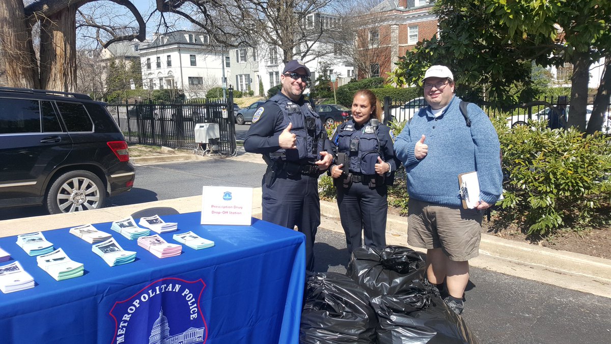 PWBrusoe's tweet photo. Our #DrugTakeBackDay with @DCPoliceDept was very successful! Thank you to Officers Luna and Arroyo and Kyi Branch, our community outreach coordinator. We took back 105.7 LBS of medication! Great #Communityengament and #Neighborhood #Policing https://t.co/T3mRn2jFNL