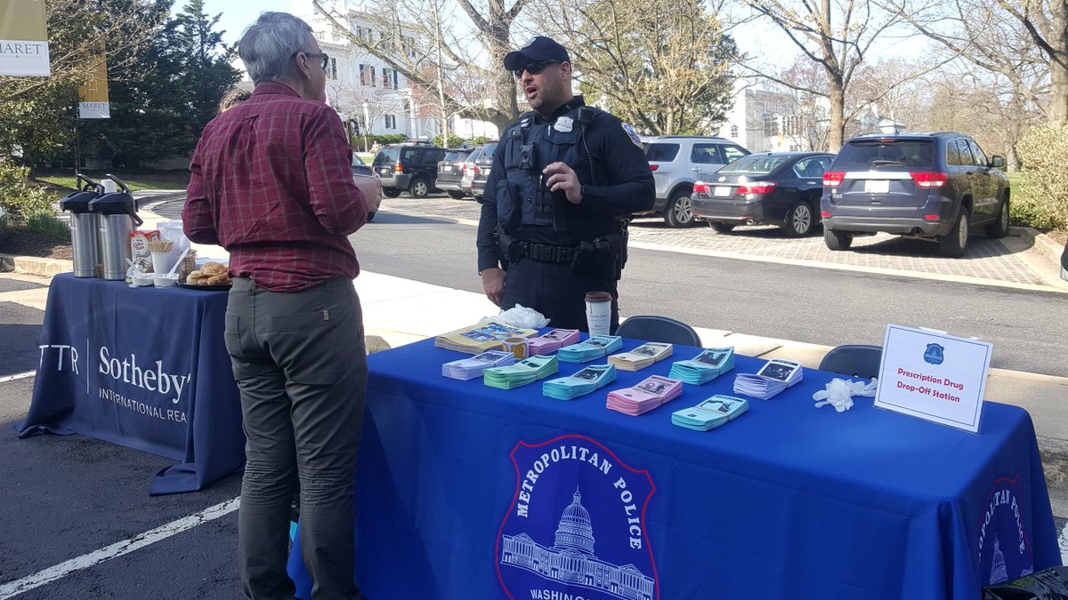 PWBrusoe's tweet photo. Our #DrugTakeBackDay with @DCPoliceDept was very successful! Thank you to Officers Luna and Arroyo and Kyi Branch, our community outreach coordinator. We took back 105.7 LBS of medication! Great #Communityengament and #Neighborhood #Policing https://t.co/T3mRn2jFNL