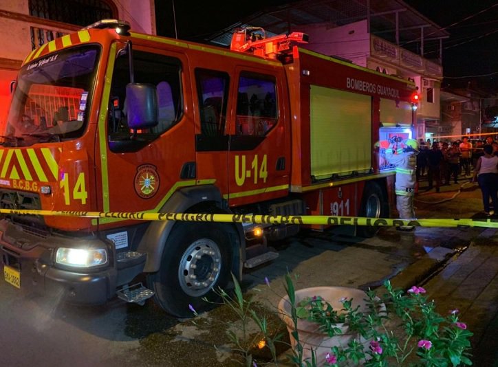 EcuavisaInforma's tweet image. #Guayaquil: Incedio en #Mapasingue deja 1 fallecido y 3 heridos. ➡️ bit.ly/2I309kG