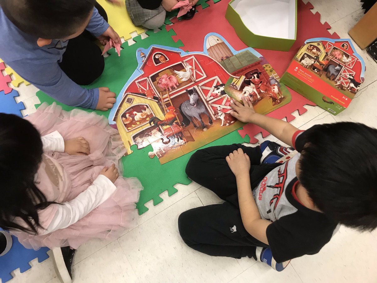 SooWong__'s tweet photo. Fantastic teamwork @ReadingCircle1 this pm as children working on their puzzles! @torontolibrary @Bridlewood_Mall #scarbTO https://t.co/Ed8iERMGL2