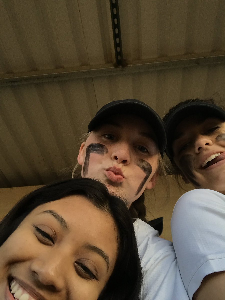 kensiewills's tweet photo. #justsoftballthings https://t.co/GE9Be3PSVC