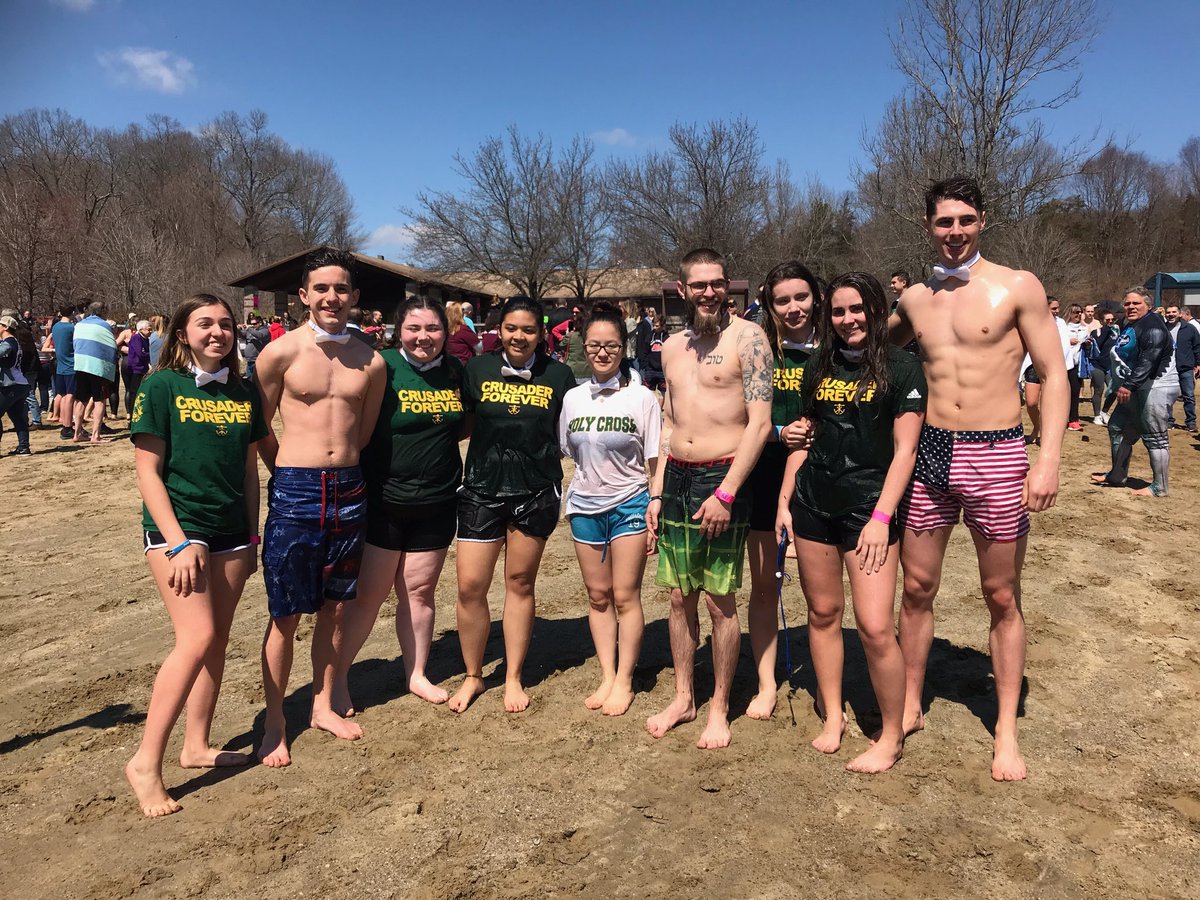 Activities_HCHS's tweet photo. Thank you to all the student jumpers and to Mr. Bergamo for joining us in supporting this wonderful cause! #specialolympics #penguinplunge https://t.co/uG6cHw2721