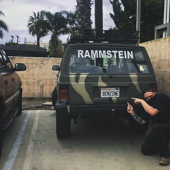 HexAngel3's tweet photo. Whomst drive this sick jeep i found yesterday? And can we be friends plz https://t.co/O1KKwhBxtC