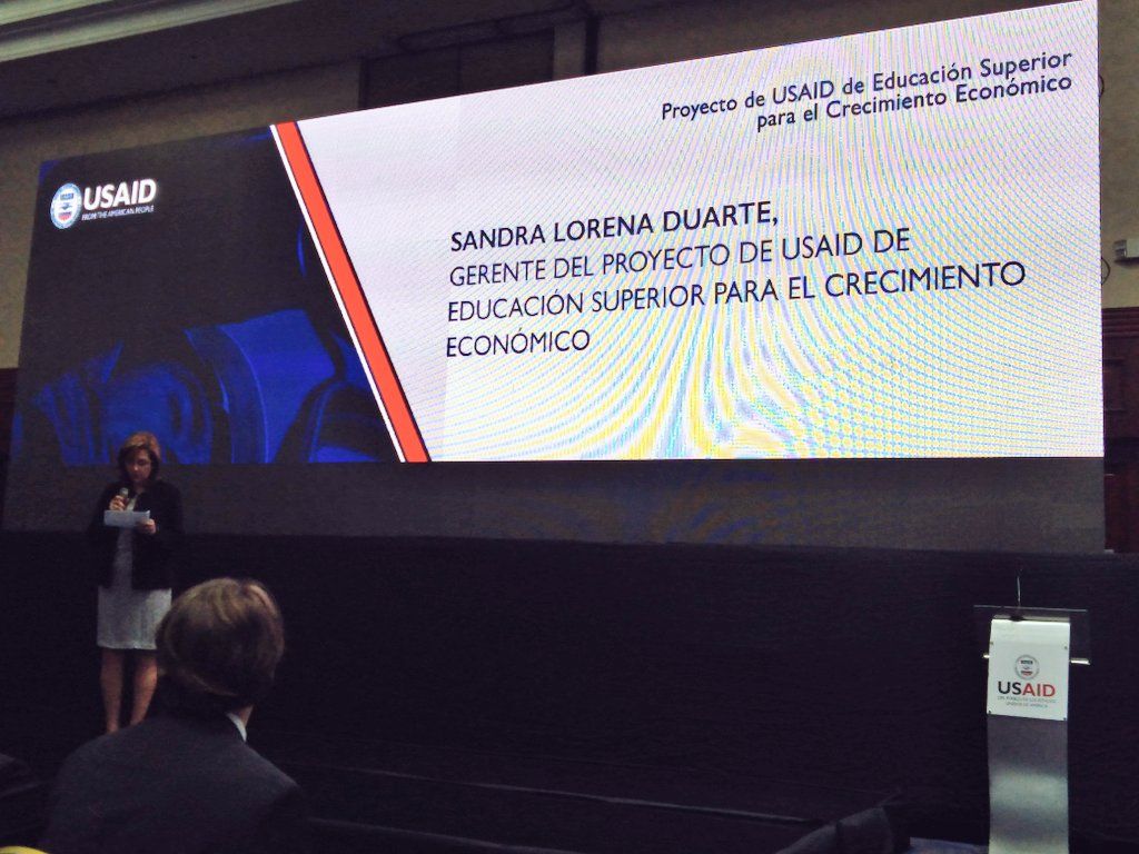 investinSV's tweet photo. #PROESA participó en presentación del Programa de Educación Superior para el Desarrollo Económico de @USAIDES, ocasión en la que se enfatizó la trascendencia de la formación del capital humano. https://t.co/71z3FYSgrF