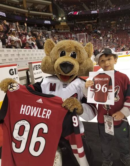 HowlerCoyote's tweet image. SAFTY and tonight is about celebrating #OurPack. Kids Club members can enter to win my season-worn kachina jersey at section 112 and all fans can bid on these awesome team-signed drumheads and more to benefit @YotesFoundation! 

arizonacoyotes.com/jerseyauction