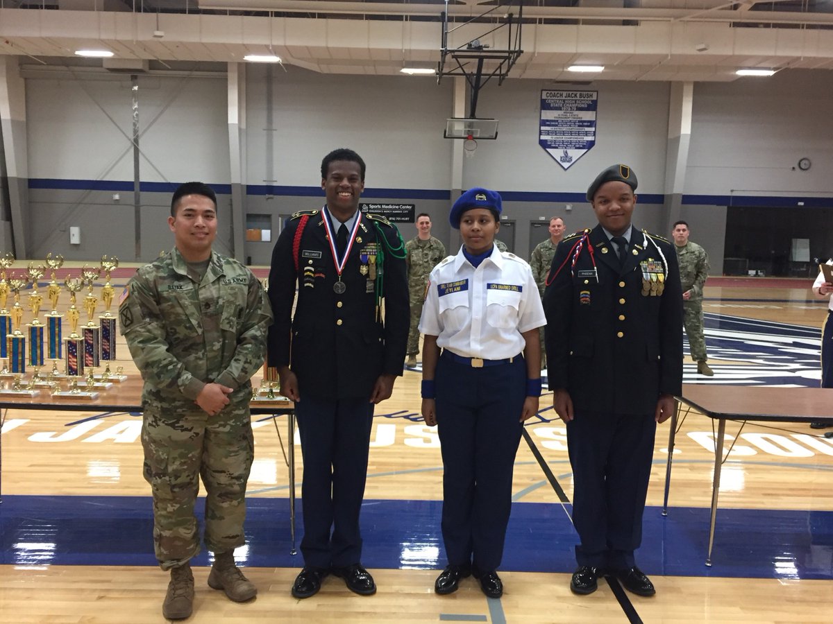 KCPS_East's tweet photo. Senior Daniahl Williams earned 2nd place over 100 cadets in the individual JROTC competitions today! Very proud of him! Way to represent East! #goeastbears https://t.co/Fw2A1VaISG