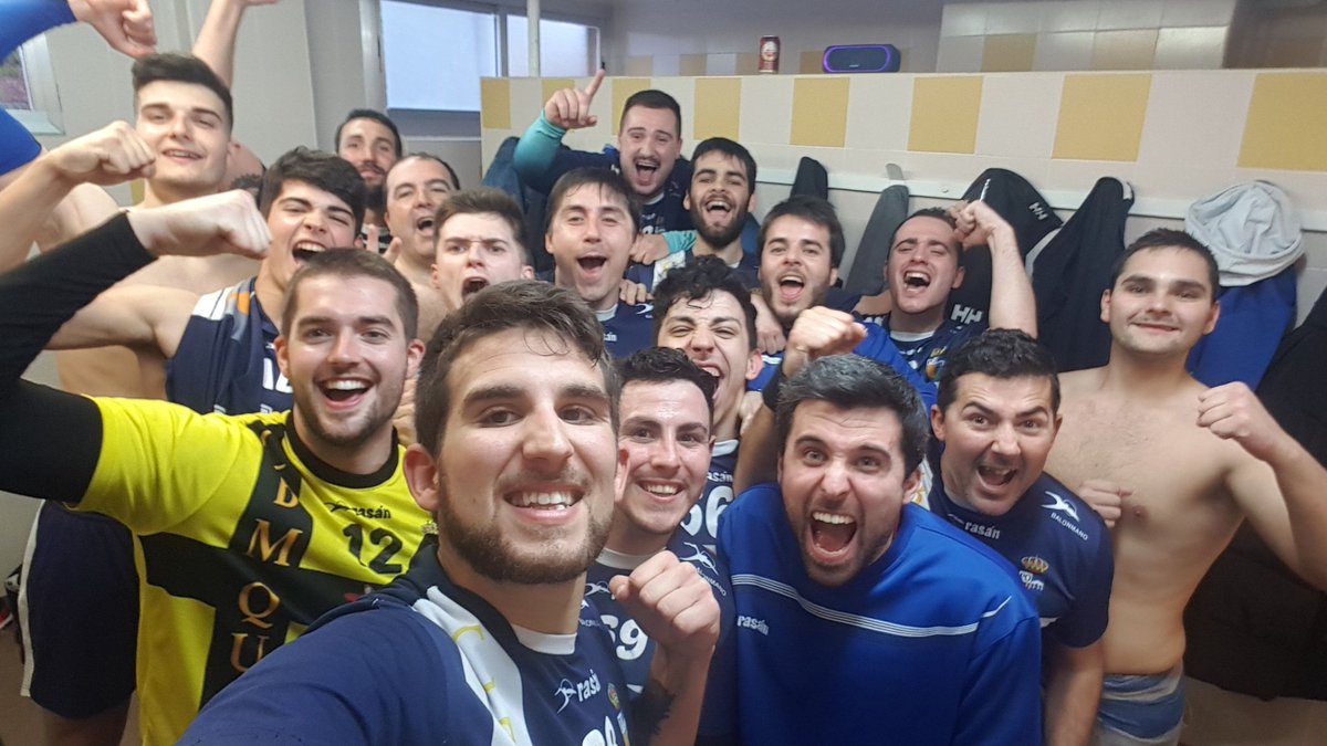 CbmQuart's tweet photo. ¡TERCEROS! A falta de una jornada los nuestros se colocan en la tercera posición tras ganar 35-24 al BM Castellón. Este grupo hace historia en el CBM Quart haciendo la mayor puntuación de nuestro club (35 puntos). 
La semana que viene último partido contra el Balonmano Mislata. https://t.co/gtbVEWaxMv