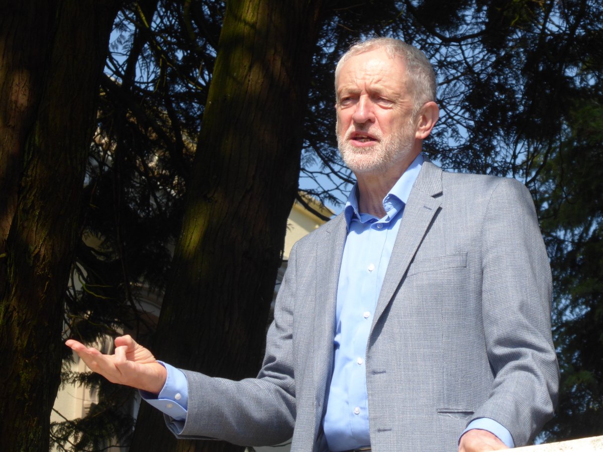 red_cornwall's tweet photo. Fantastic to meet @jeremycorbyn at a Labour event in Plymouth today for candidate @PeverellSarah. Such an inspirational speaker, and afterwards he was kind enough to spare time to be interviewed for the #RedCornwall podcast.
Thank you, Jeremy. π
@PlymouthLabour #VoteLabour https://t.co/xJyMIjItkX